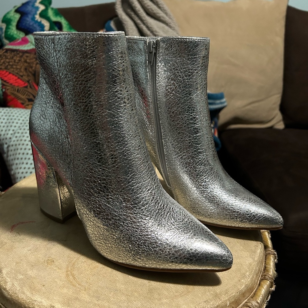 NWT Silver Booties 4in heel
